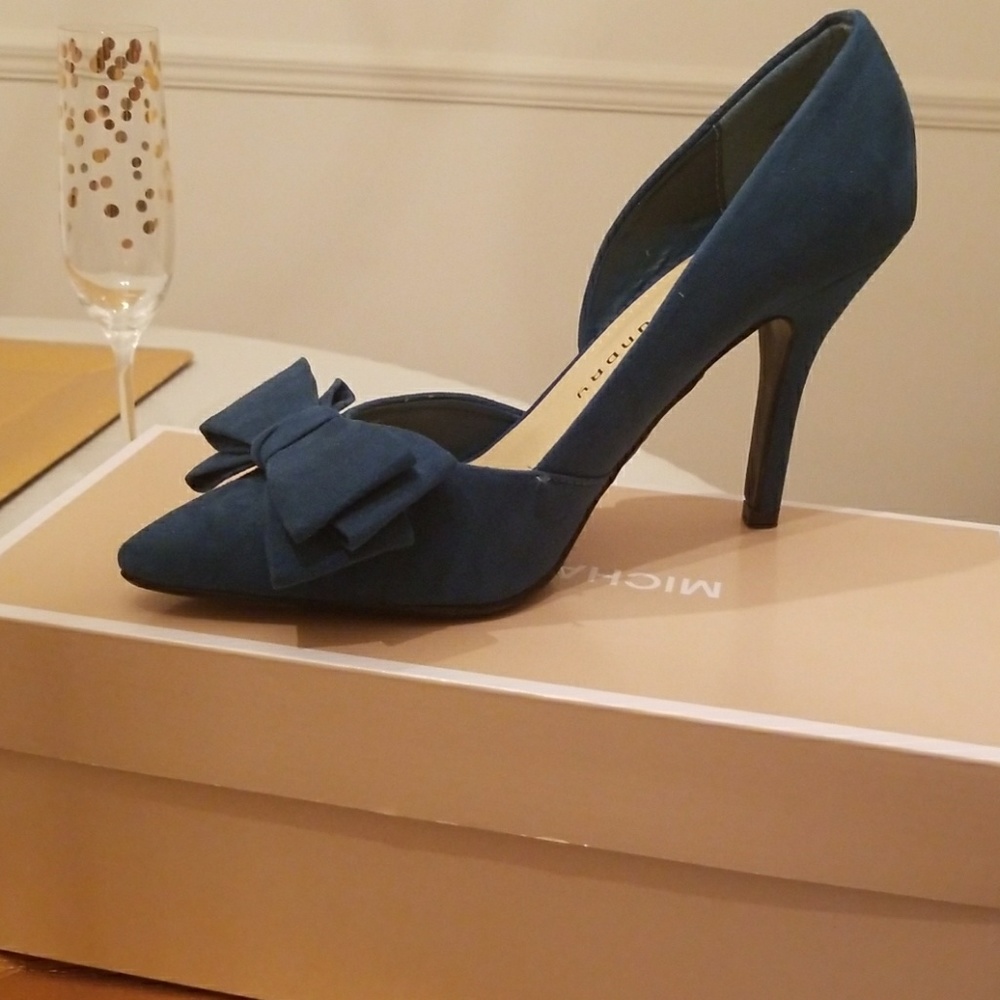 Pumps - Picture 2 of 3